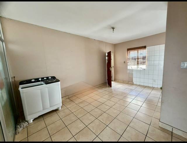 3 BEDROOM APARTMENT FOR SALE IN SUNNYSIDE